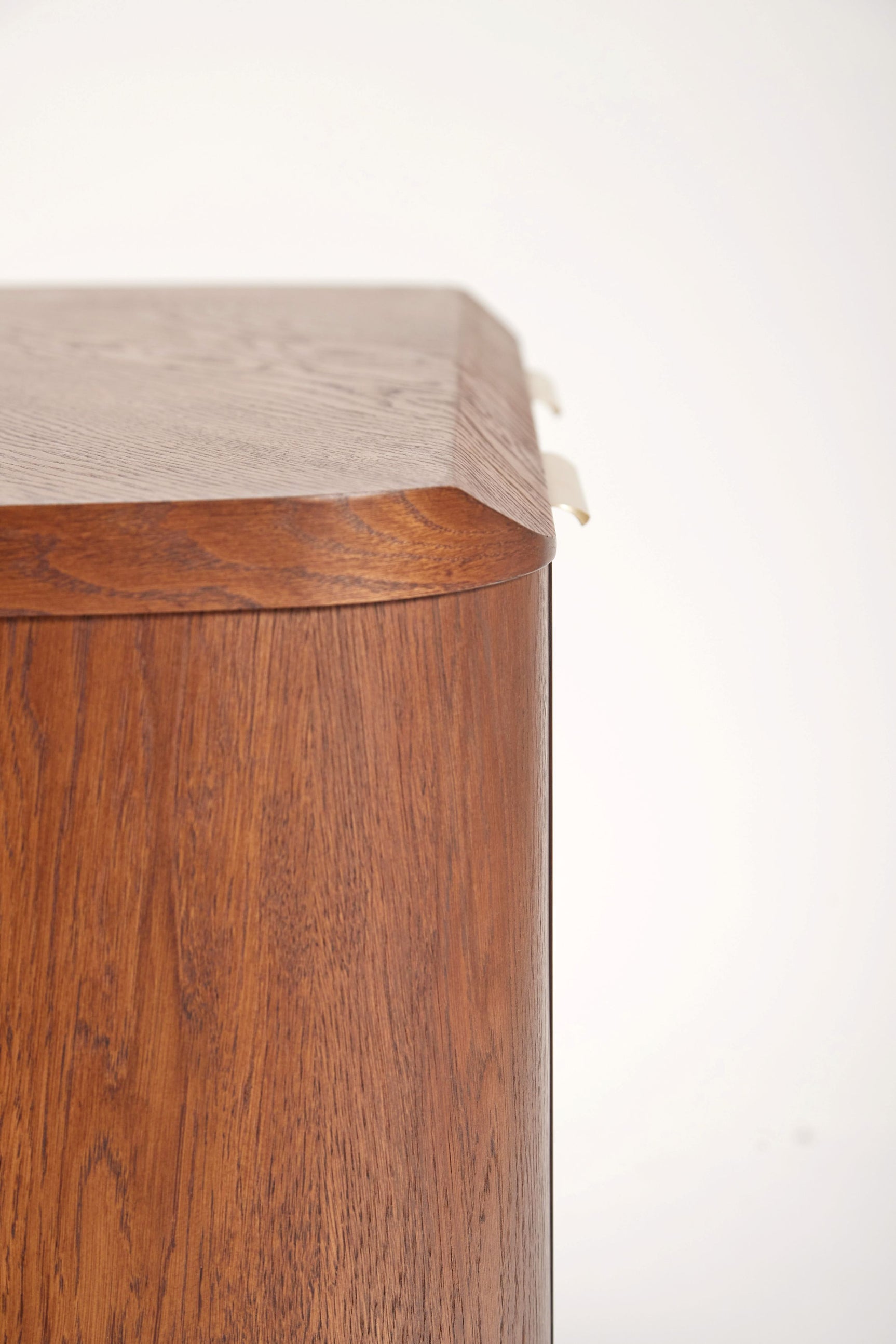 Ailbhe 2 Door Sideboard Bordo