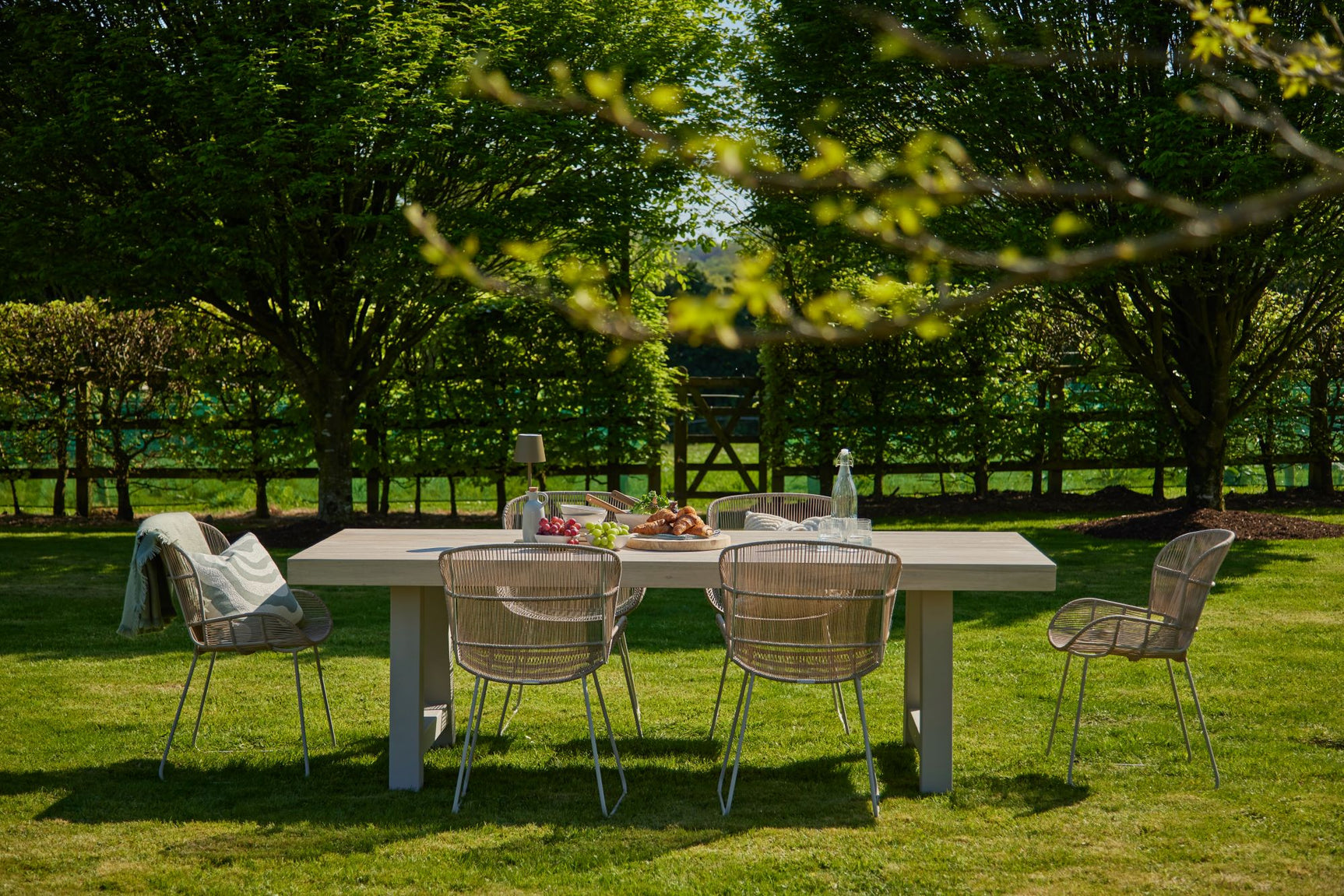Kingsville Garden Dining Set Linen 195cm