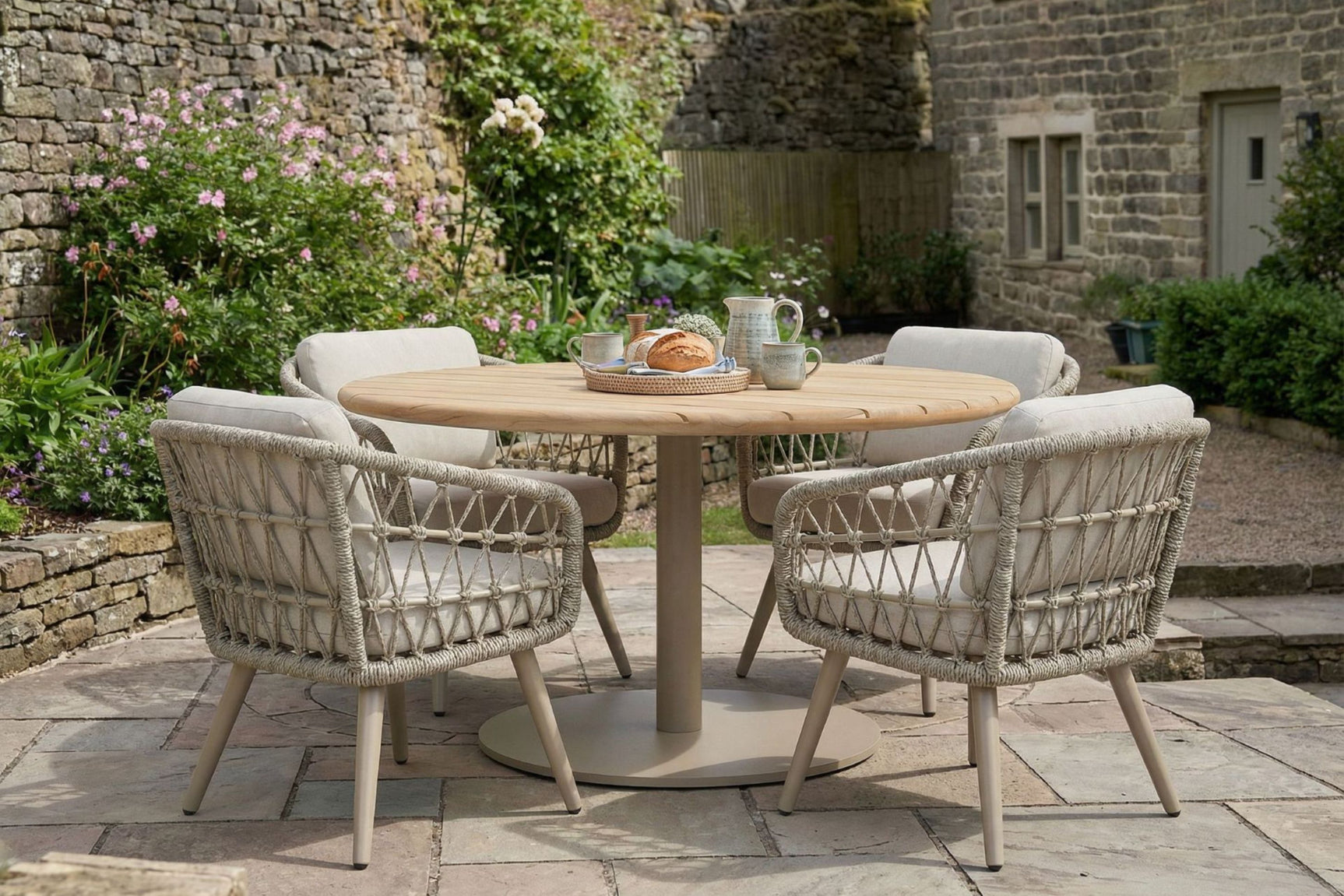 Lainey Garden Dining Set with 4 Chairs