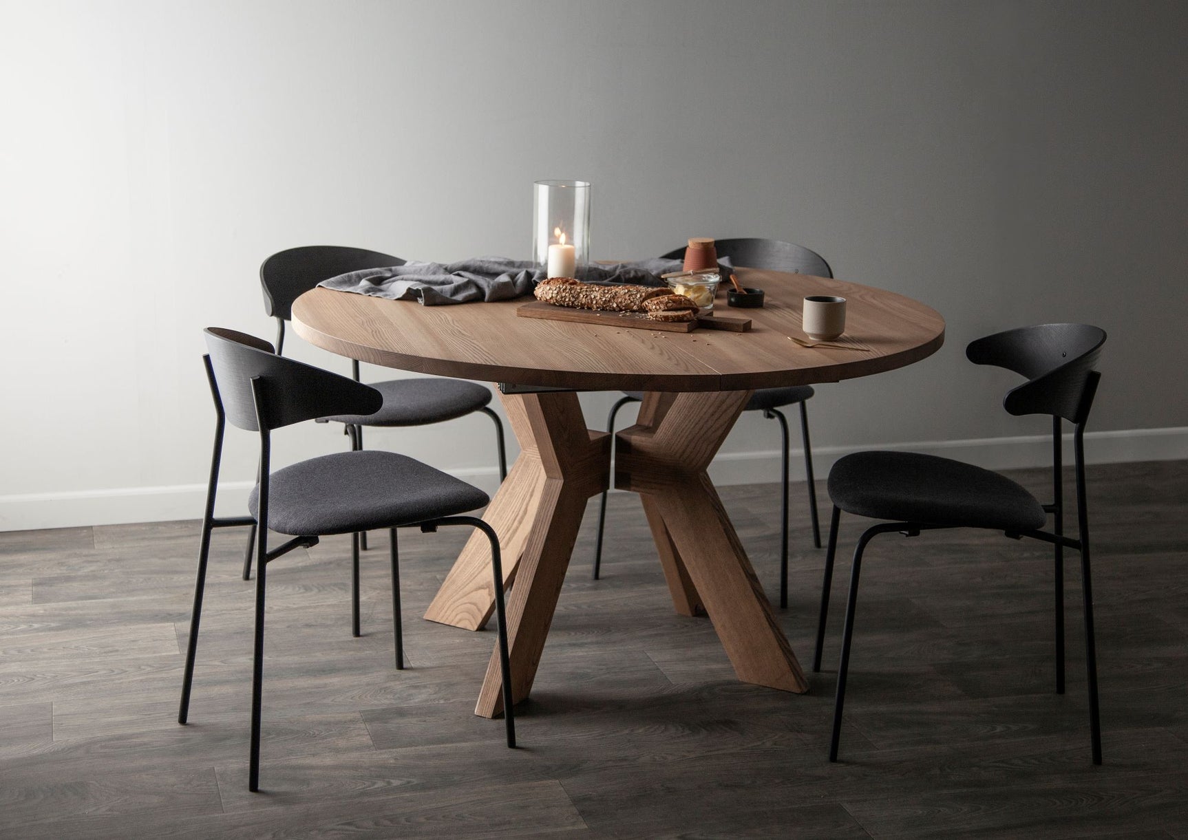 Lelani Round 120cm Dining Table