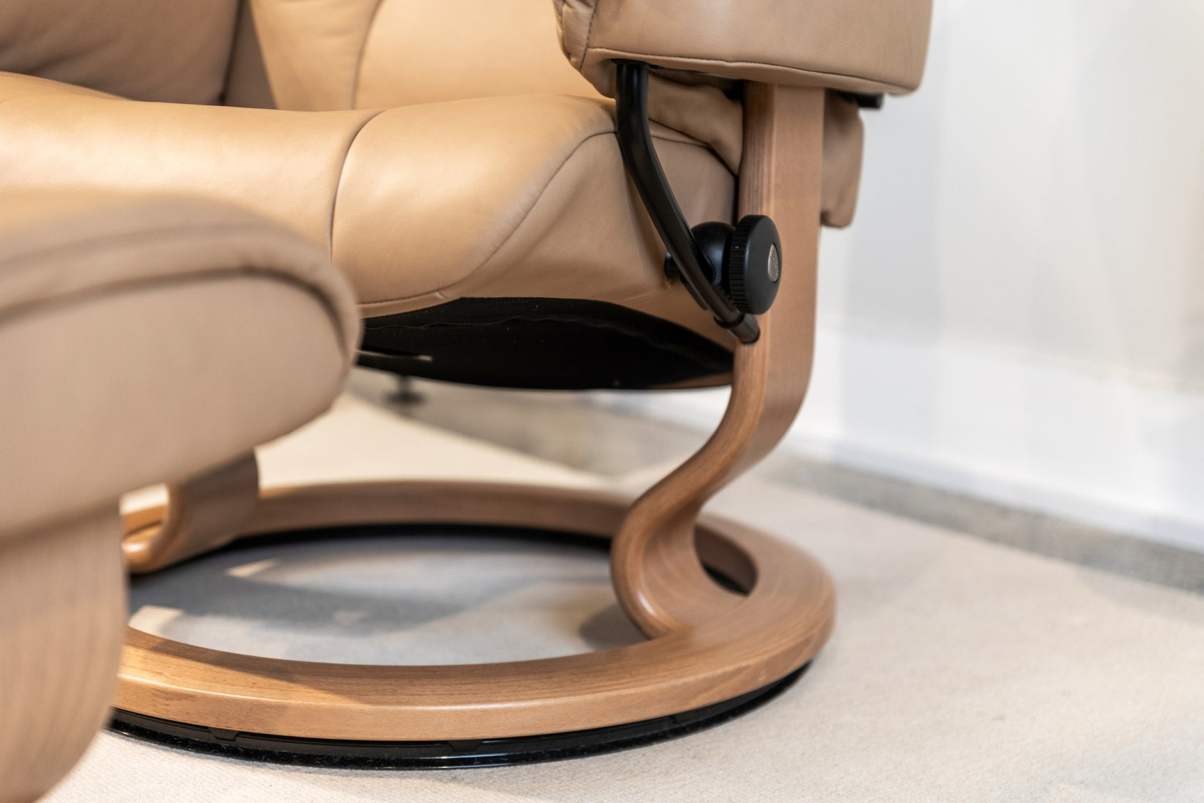 Stressless Mayfair Recliner Chair & Stool Medium Beige/Oak