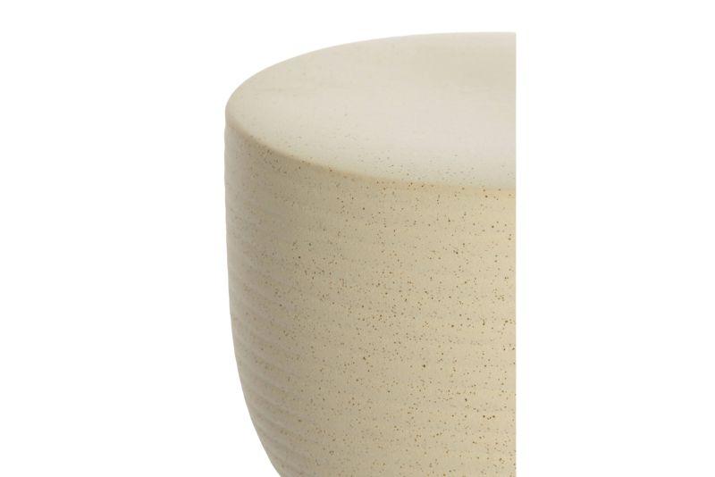 Gabriela Stool