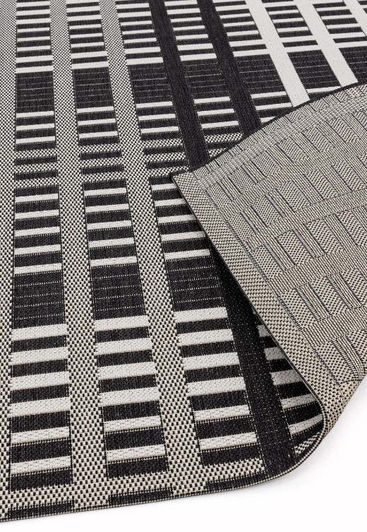 Patio Black Grid Outdoor Rug