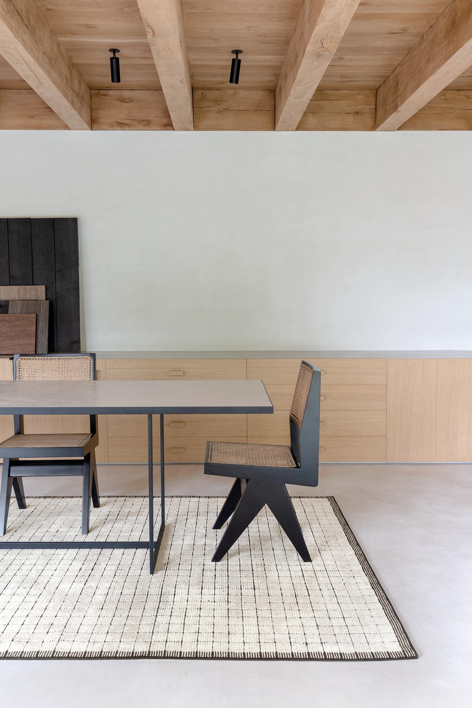 Mesh Rug 239-001-100