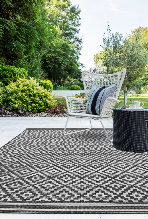 Patio Diamond Mono Outdoor Rug