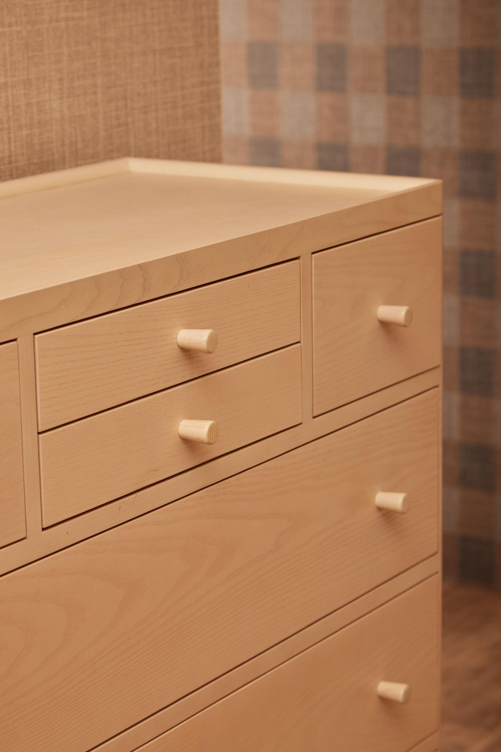 Ercol Salina 8 Drawer Chest
