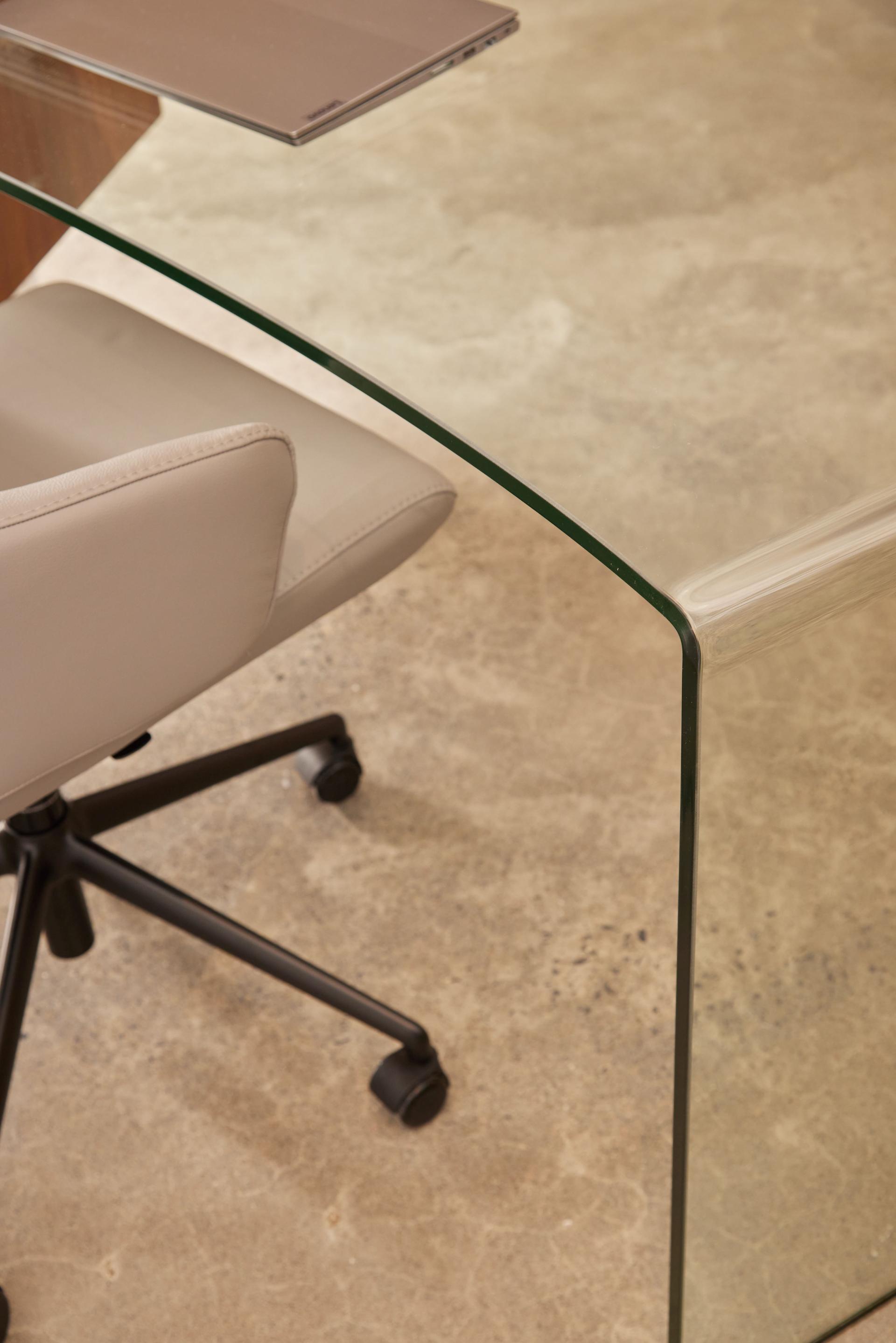 Office Traglass Desk