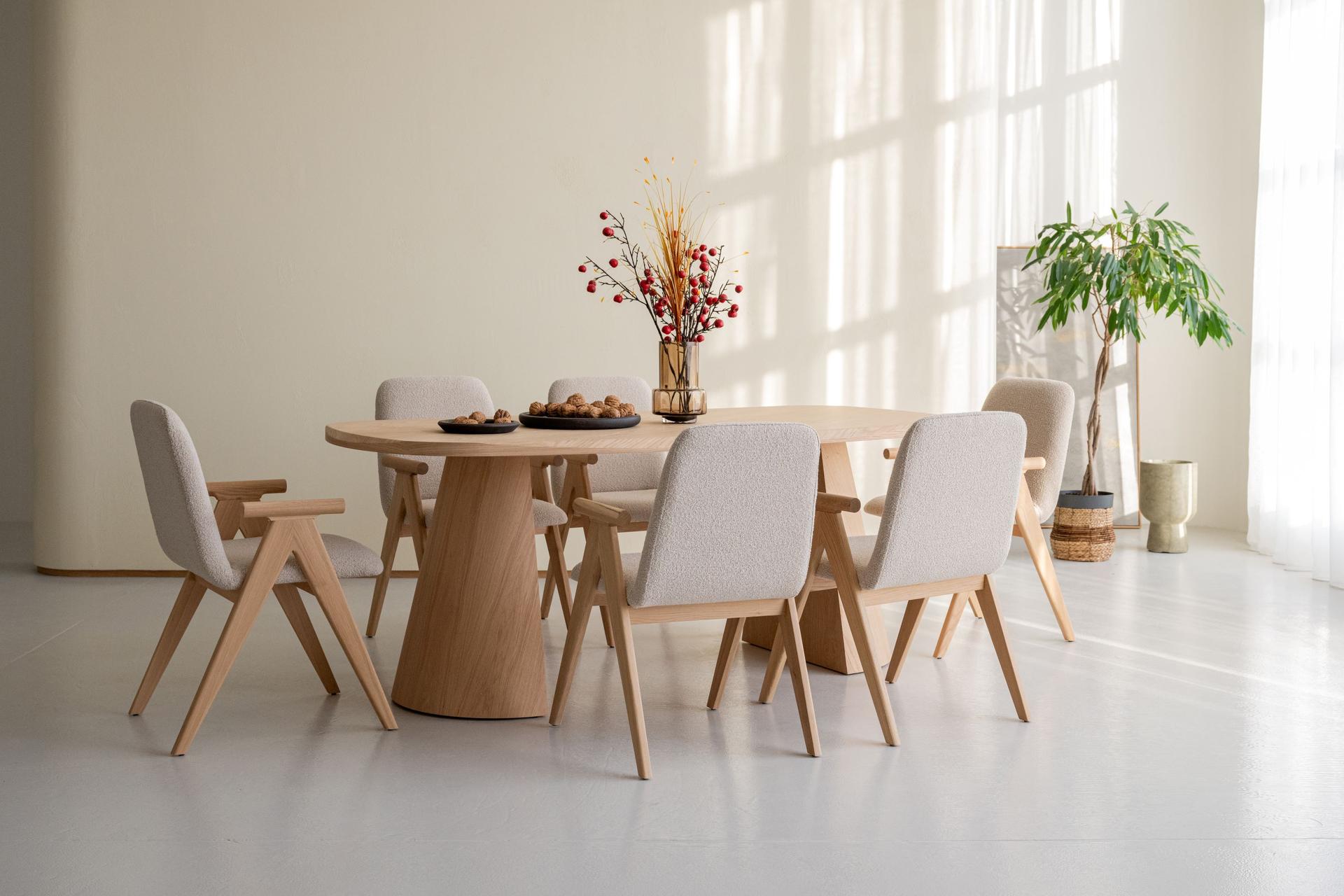 Ailbhe Dining Table