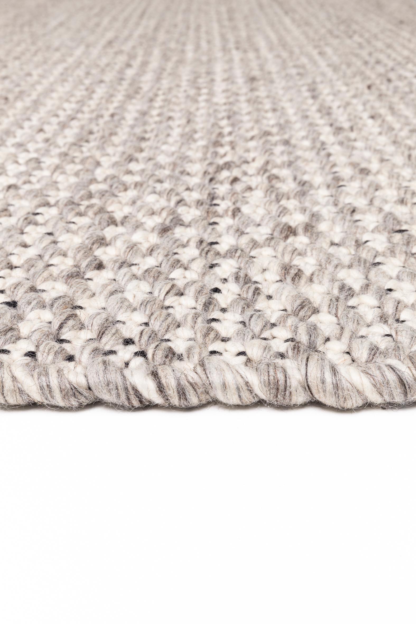 Solid Rug 243-001-900