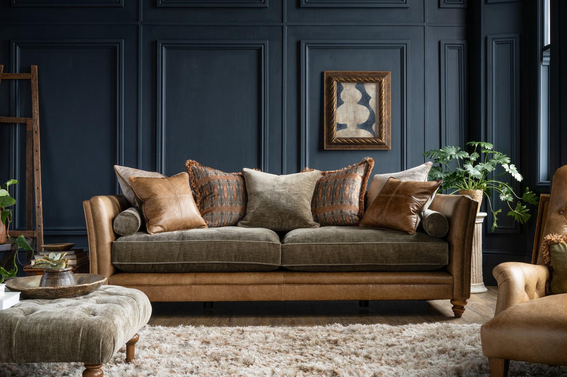 Lomund Grand Sofa Satchel Biscotti