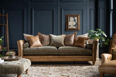 Lomund Grand Sofa Satchel Biscotti