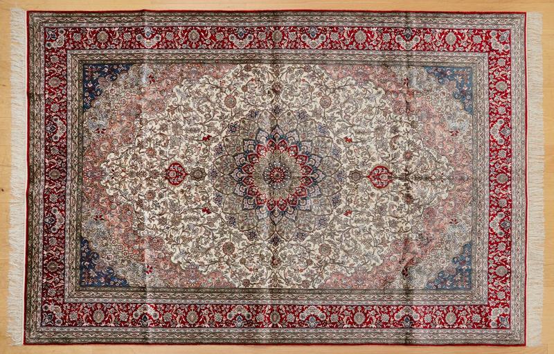 300 Line Silk Rug 281x189 cm