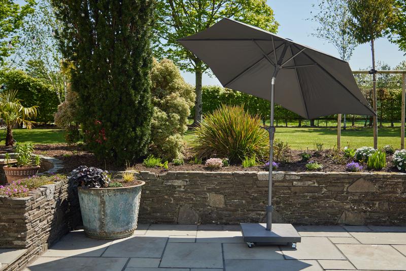 Soldano 2.5m Parasol Anthracite with base
