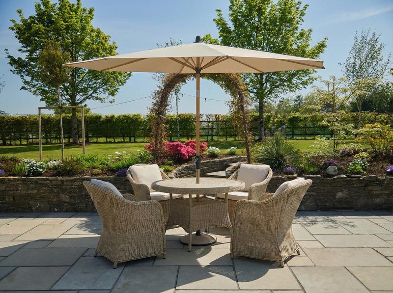 Hattie Garden Round Dining Set & Parasol