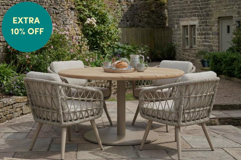 Lainey Garden Dining Set with 4 Chairs