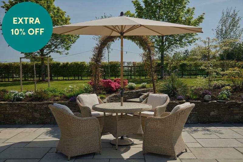 Hattie Garden Round Dining Set & Parasol