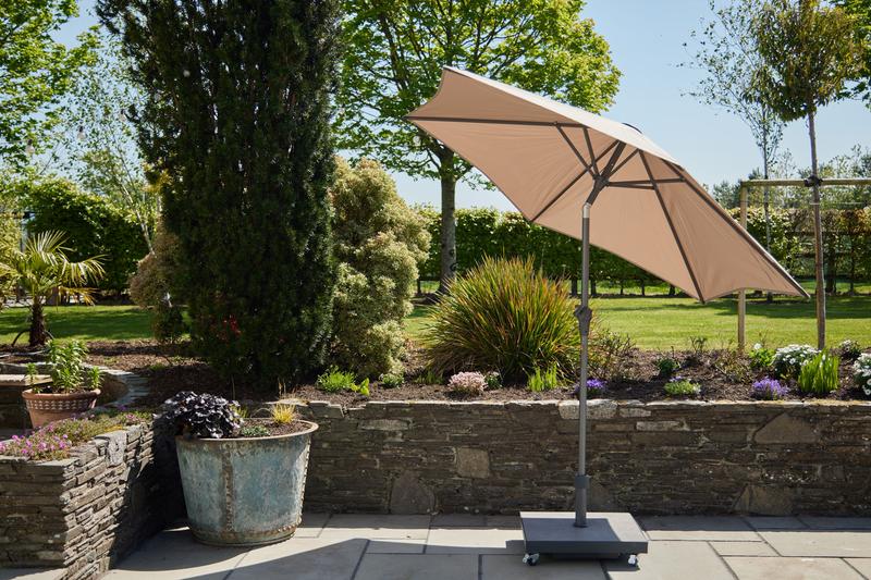 Soldano 2.5m Parasol Taupe with base