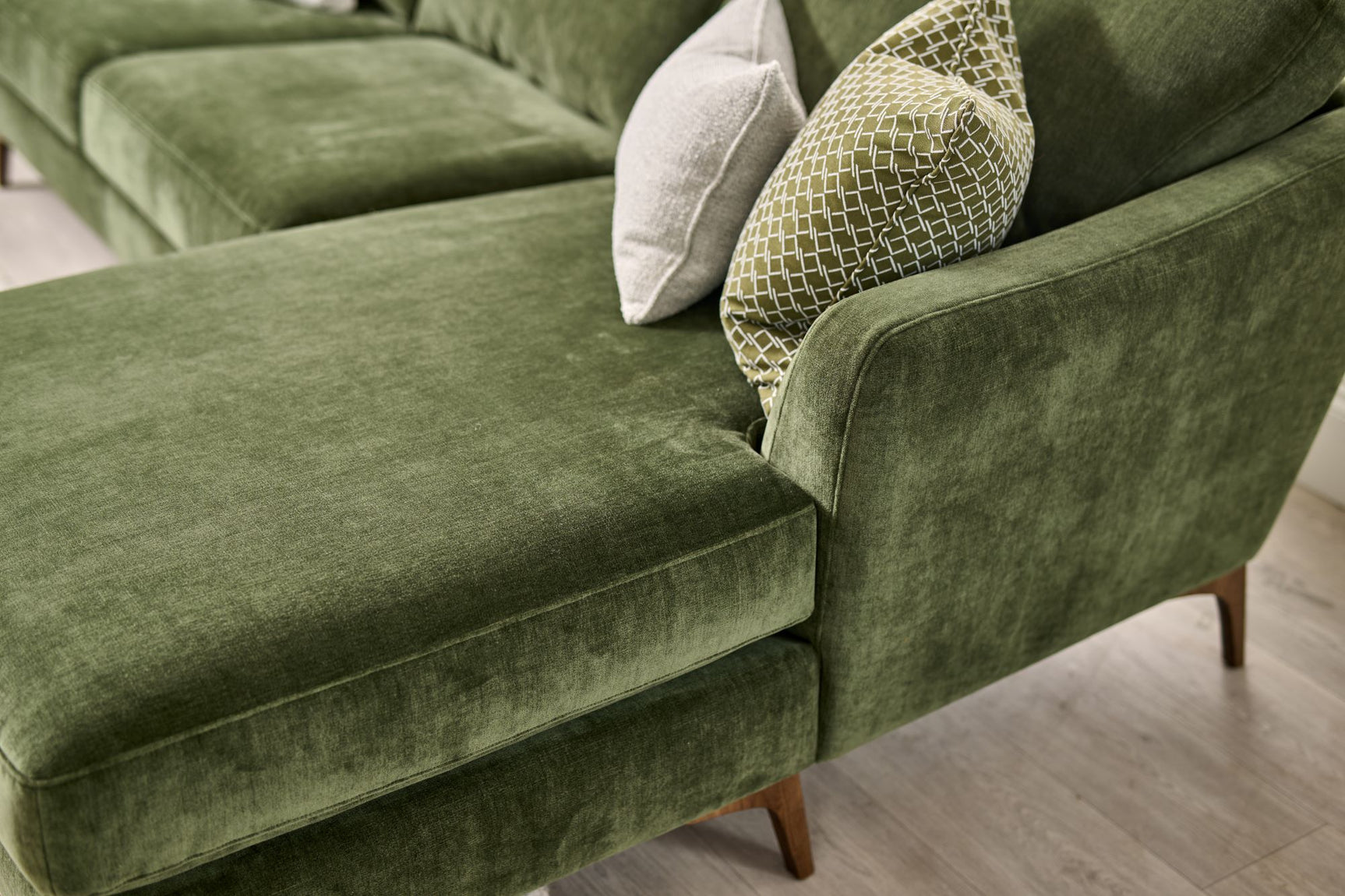 Bransen Corner Sofa w/Chaise LHF