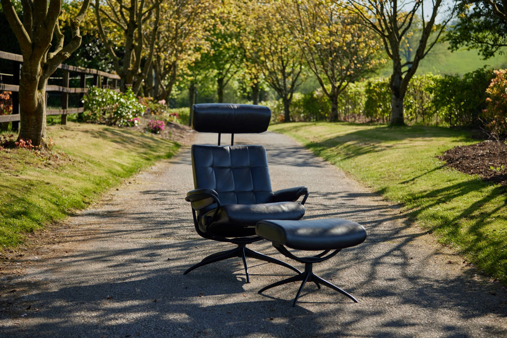 Stressless London Pioneer Recliner Chair & Stool Black
