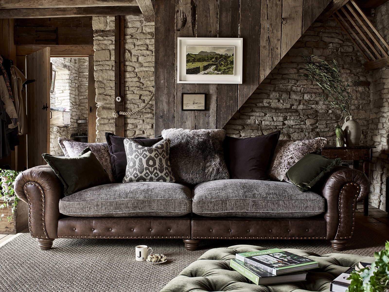 Wilson Grand Split Pillowback Sofa