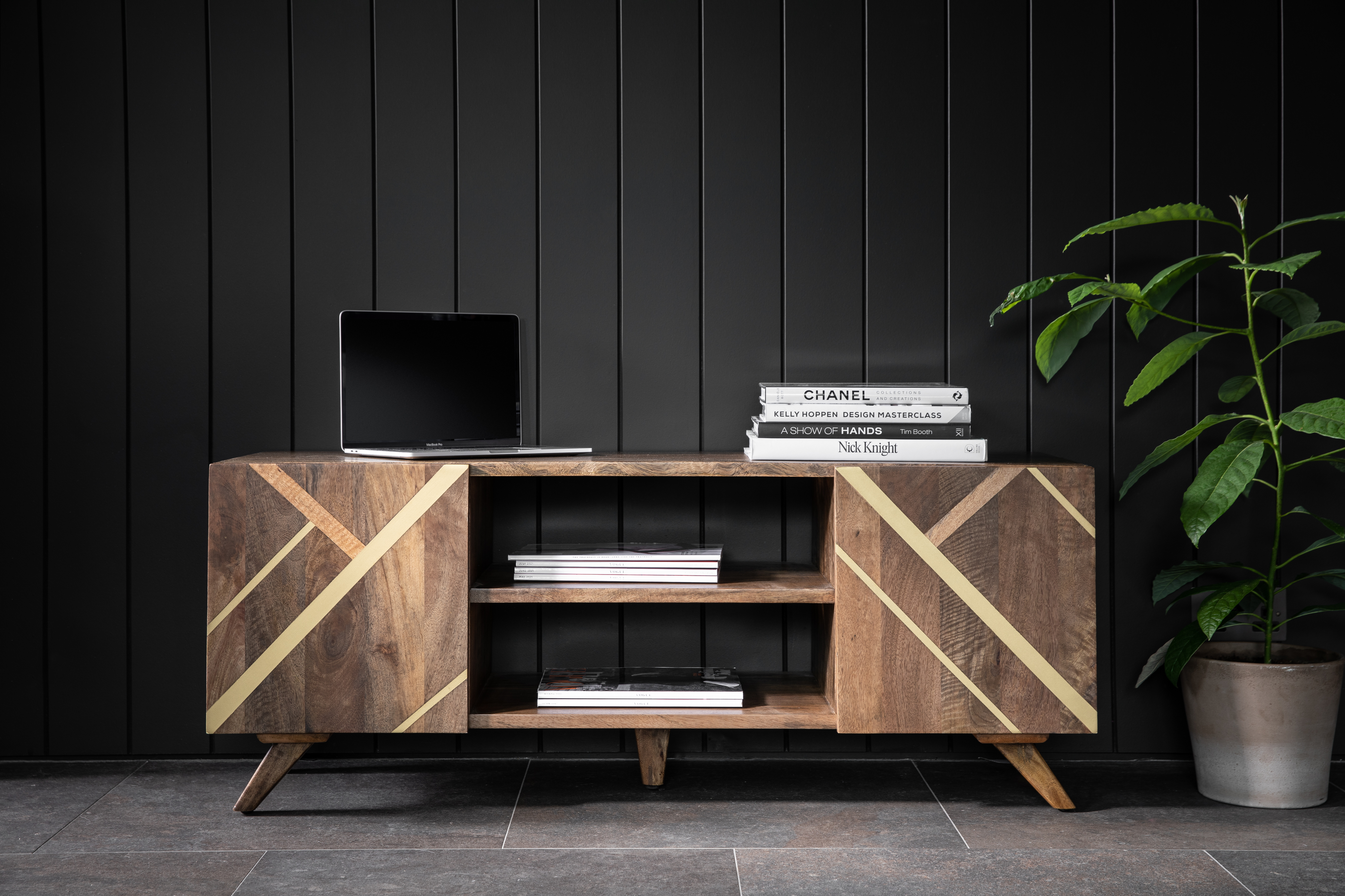 Travis TV Unit