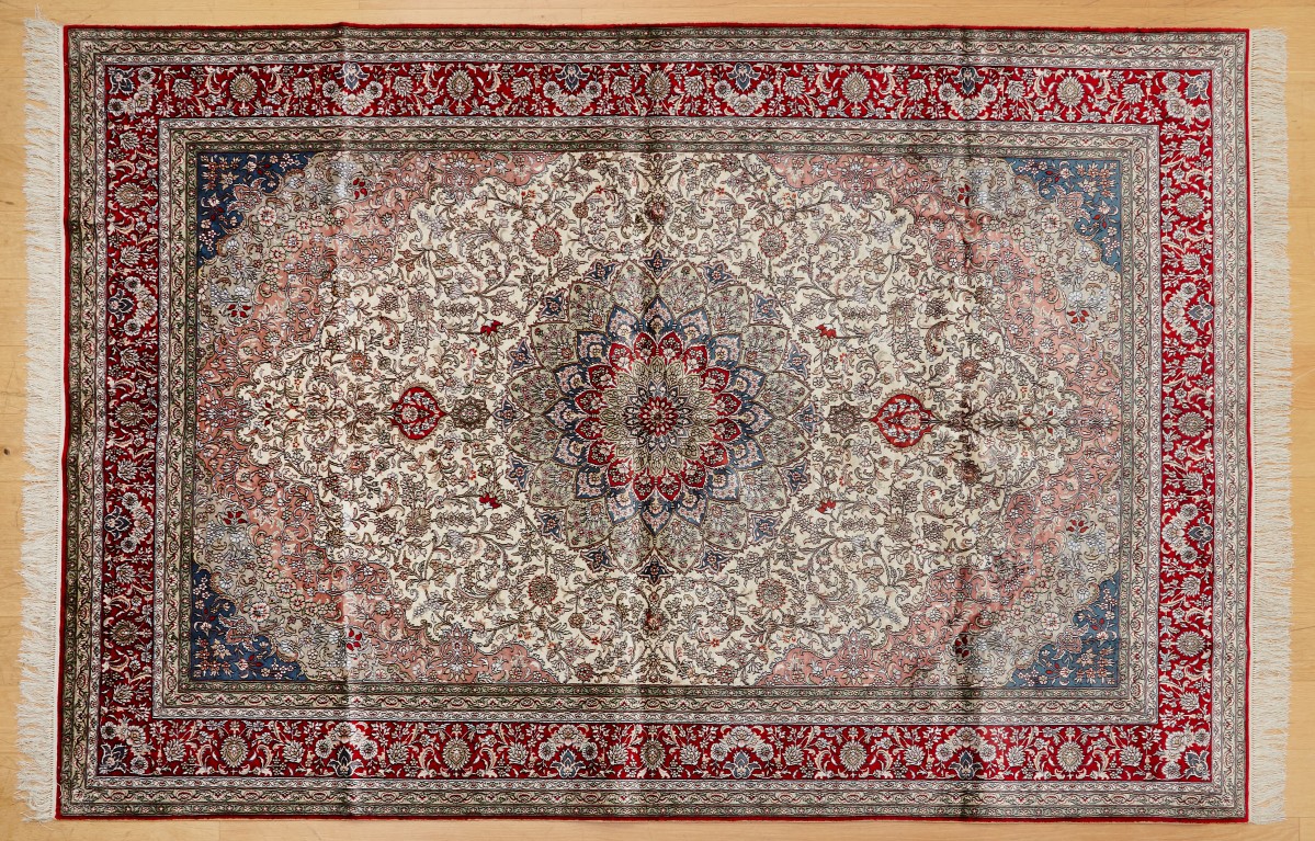 300 Line Silk Rug 281x189 cm