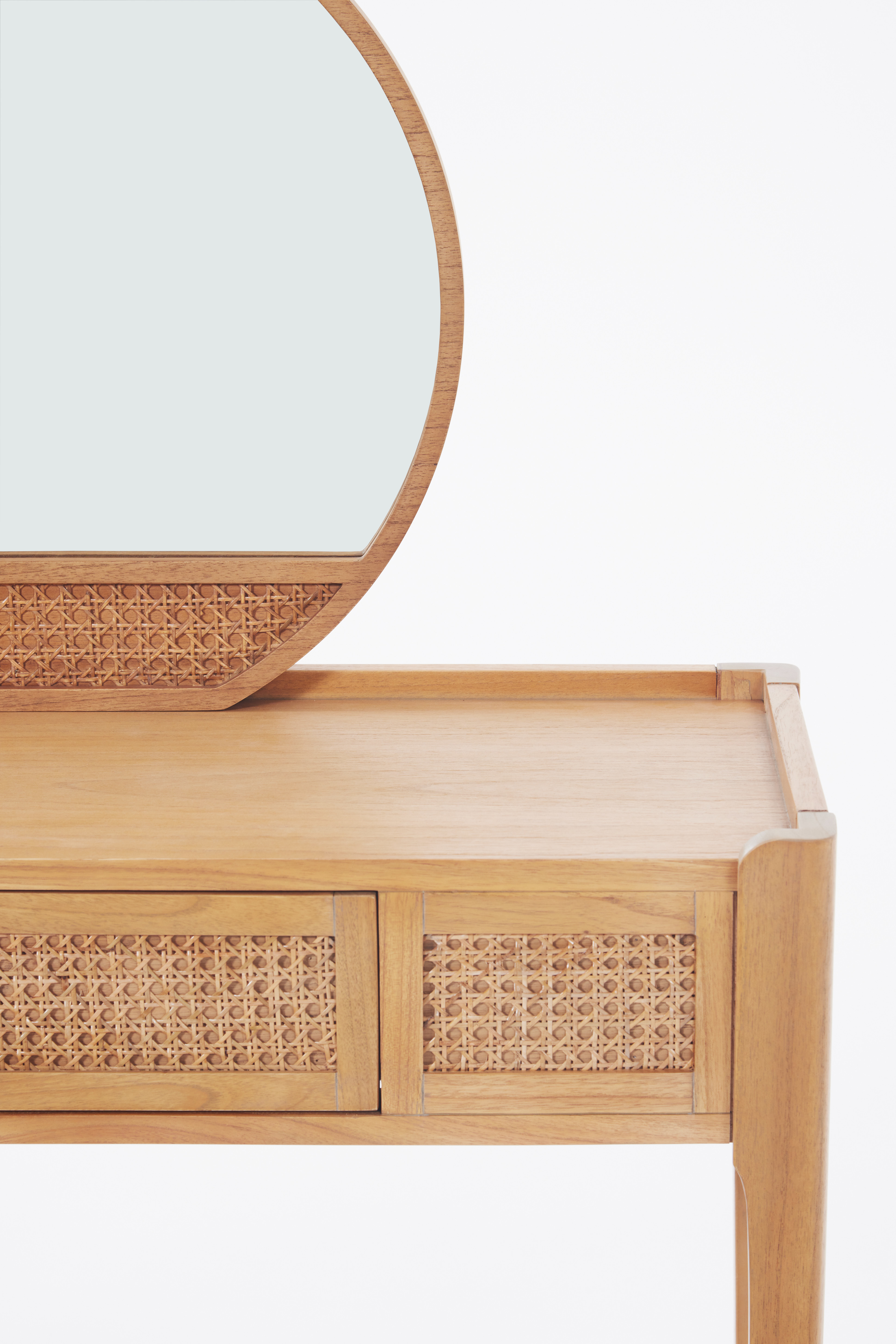 Kawali Bedroom Vanity Set