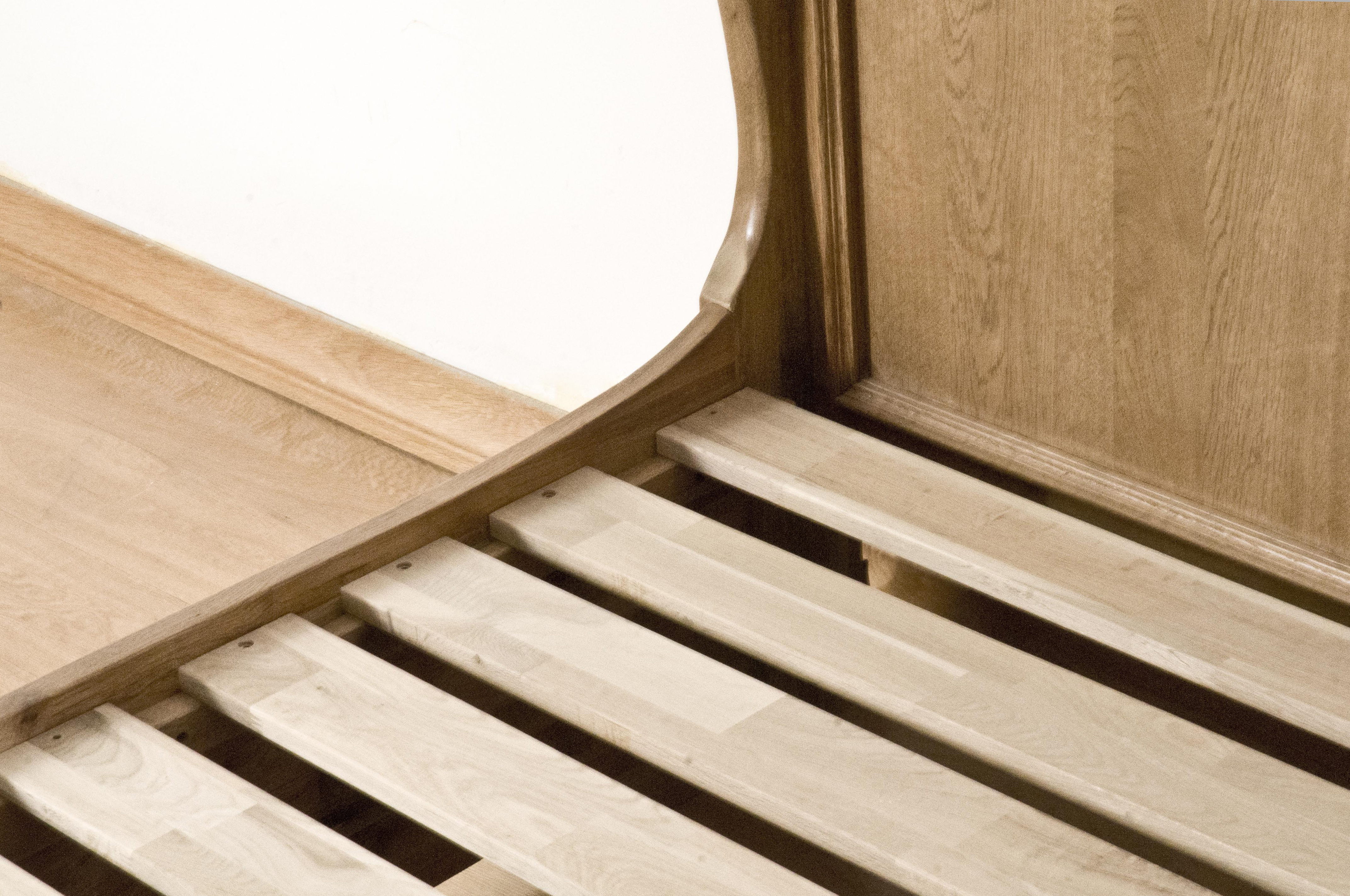 Philipa Sleigh Bed