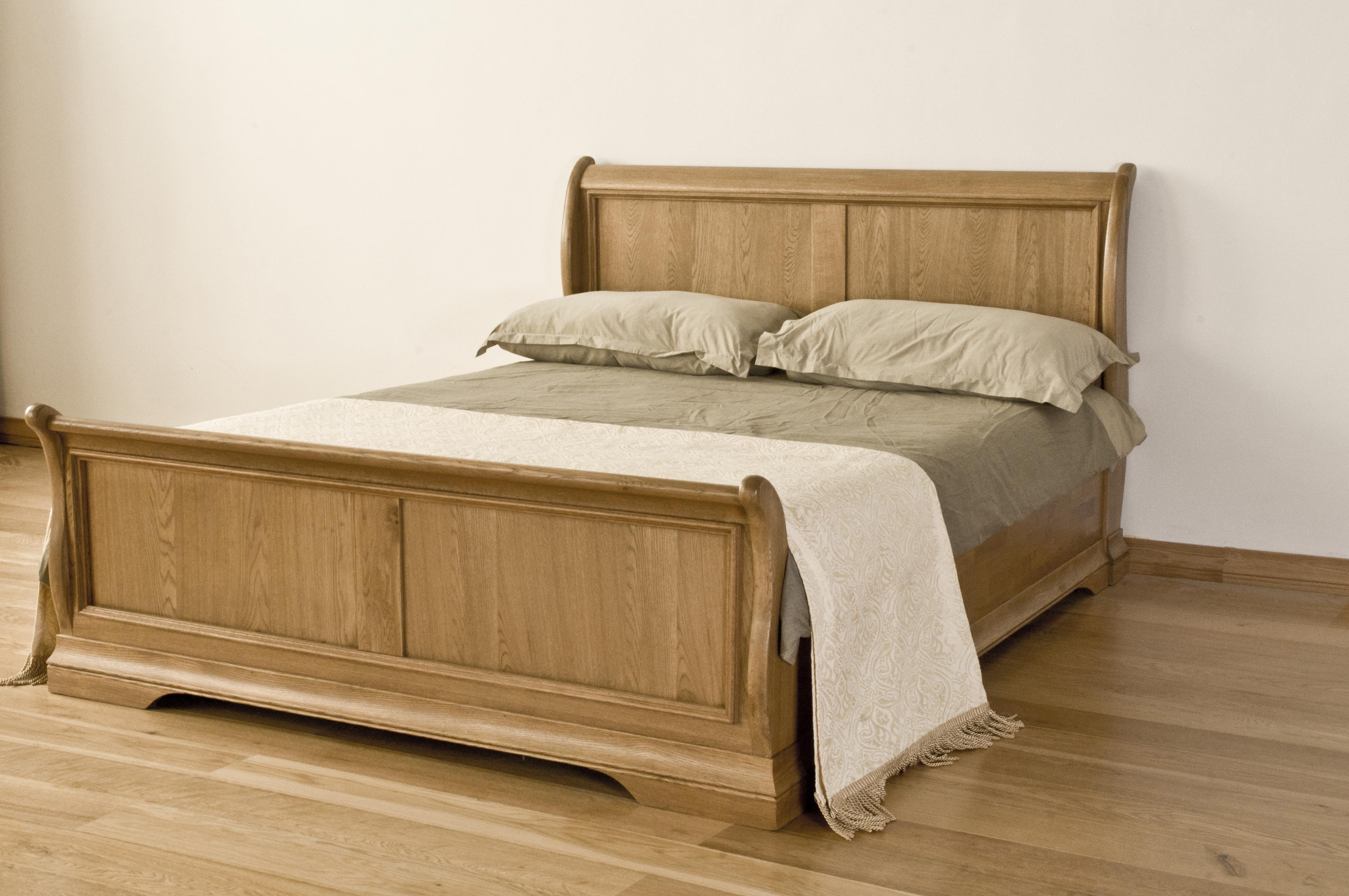 Philipa Sleigh Bed