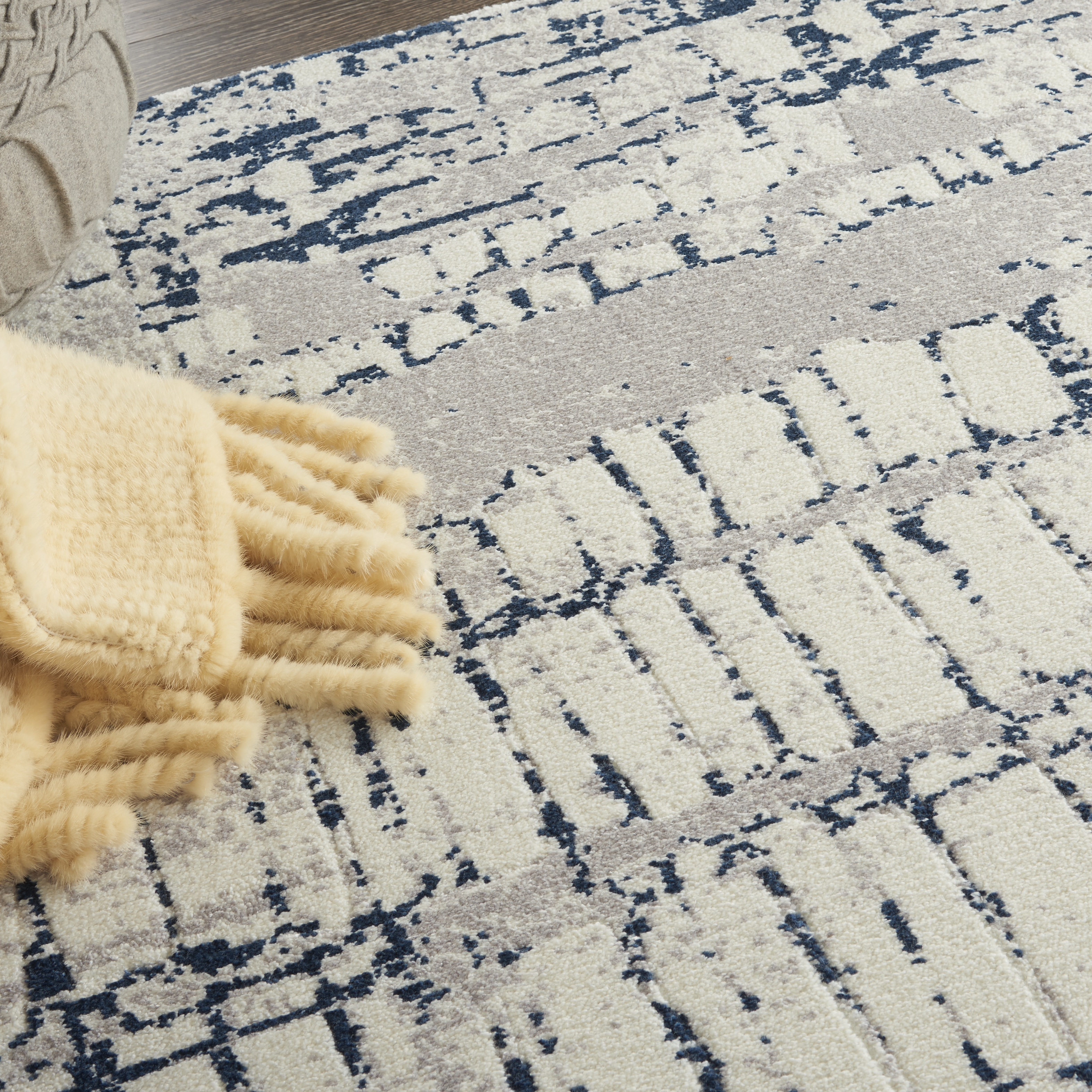 Twilight TWI10 Ivory Navy Rug