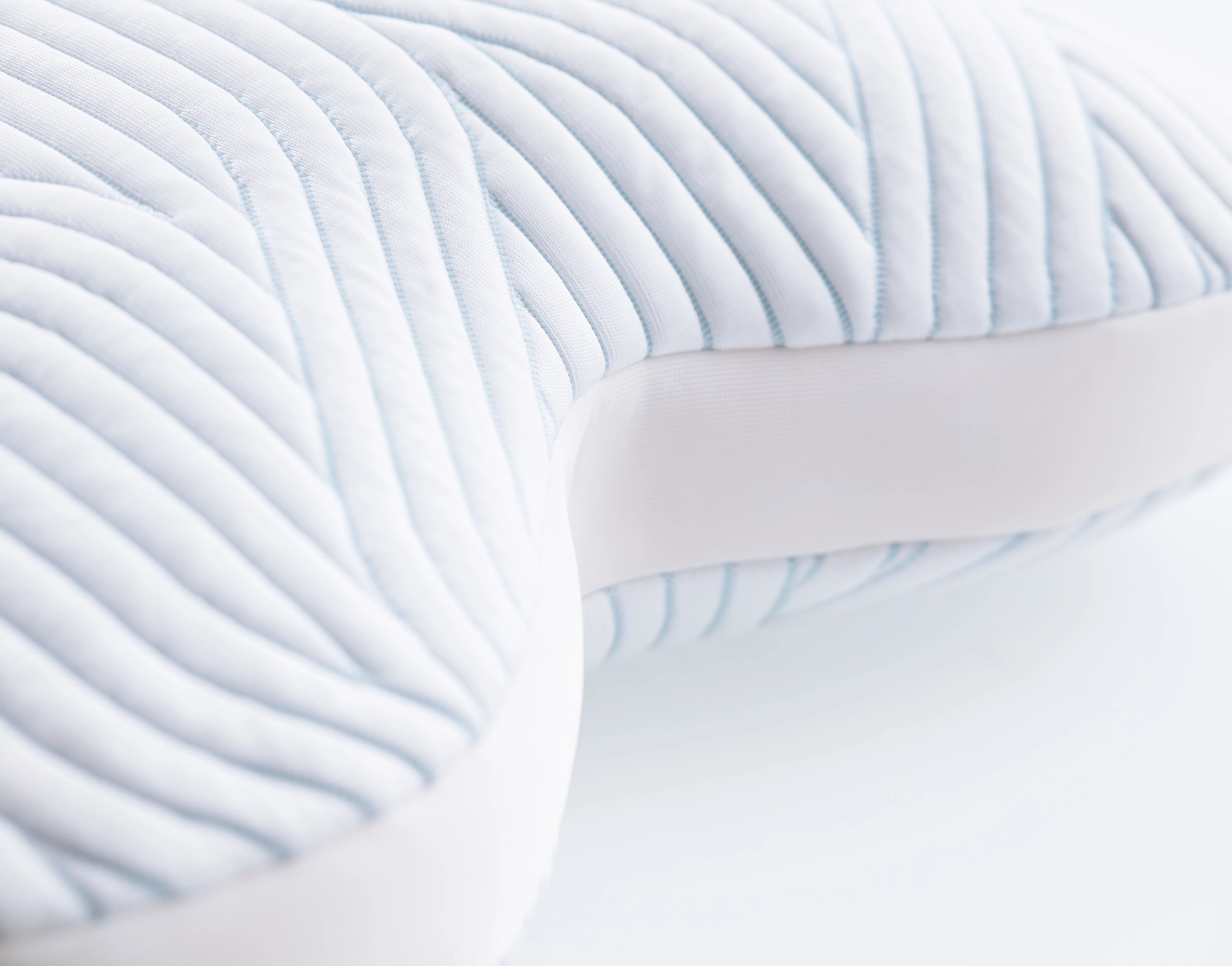 TEMPUR Ombracio Pillow 60cm X 50cm - Unique Huggable Star Shape Pillow Designed For Abdominal Sleepers. Made From NASA Recognised Memory Foam Material. Made In Denmark, White
