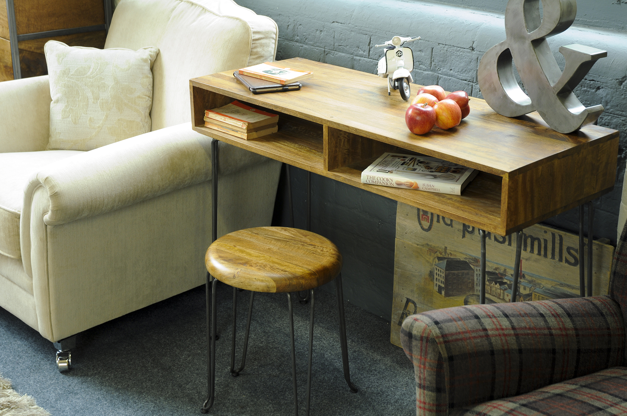 Hairpin Console Table