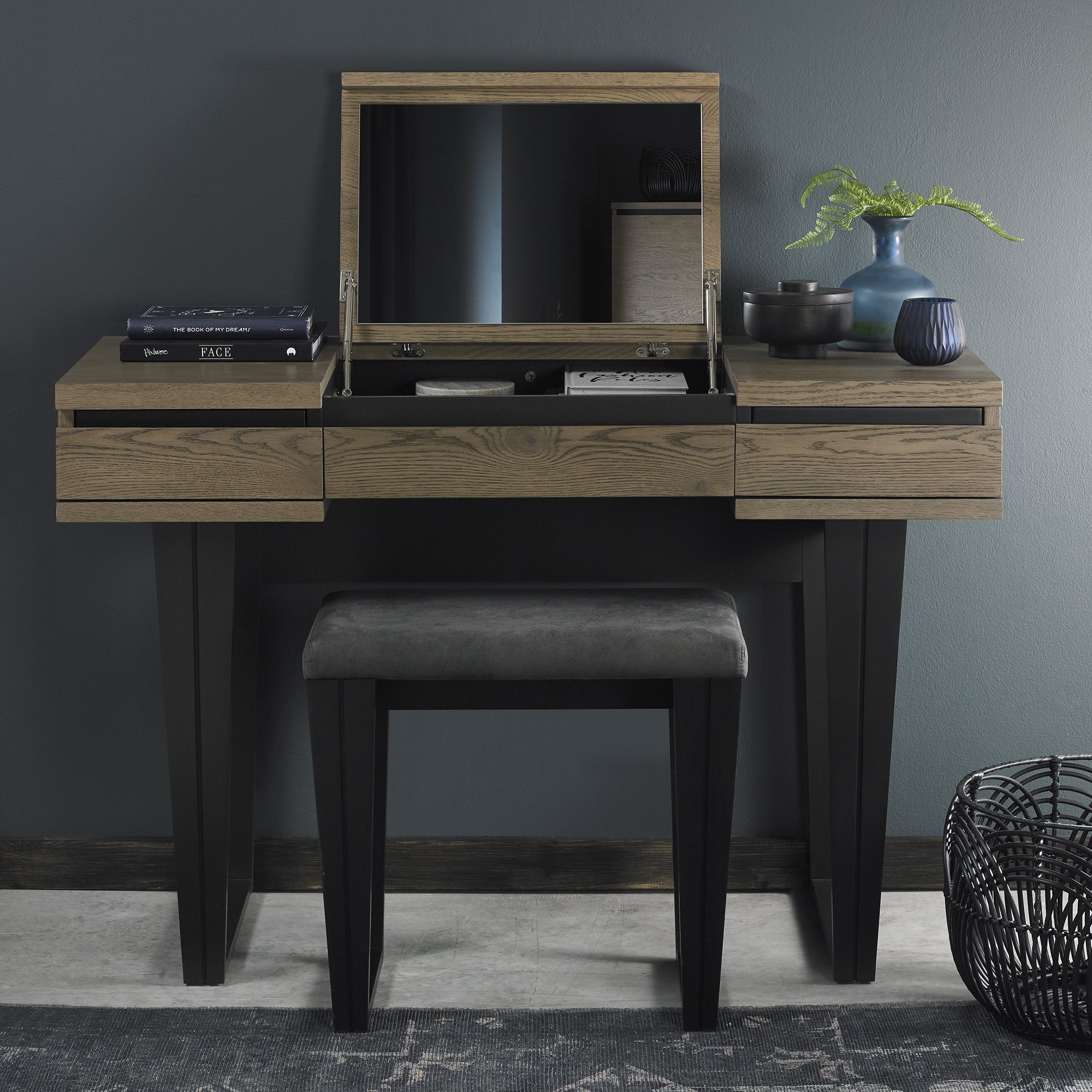 Eden Peppercorn Stool