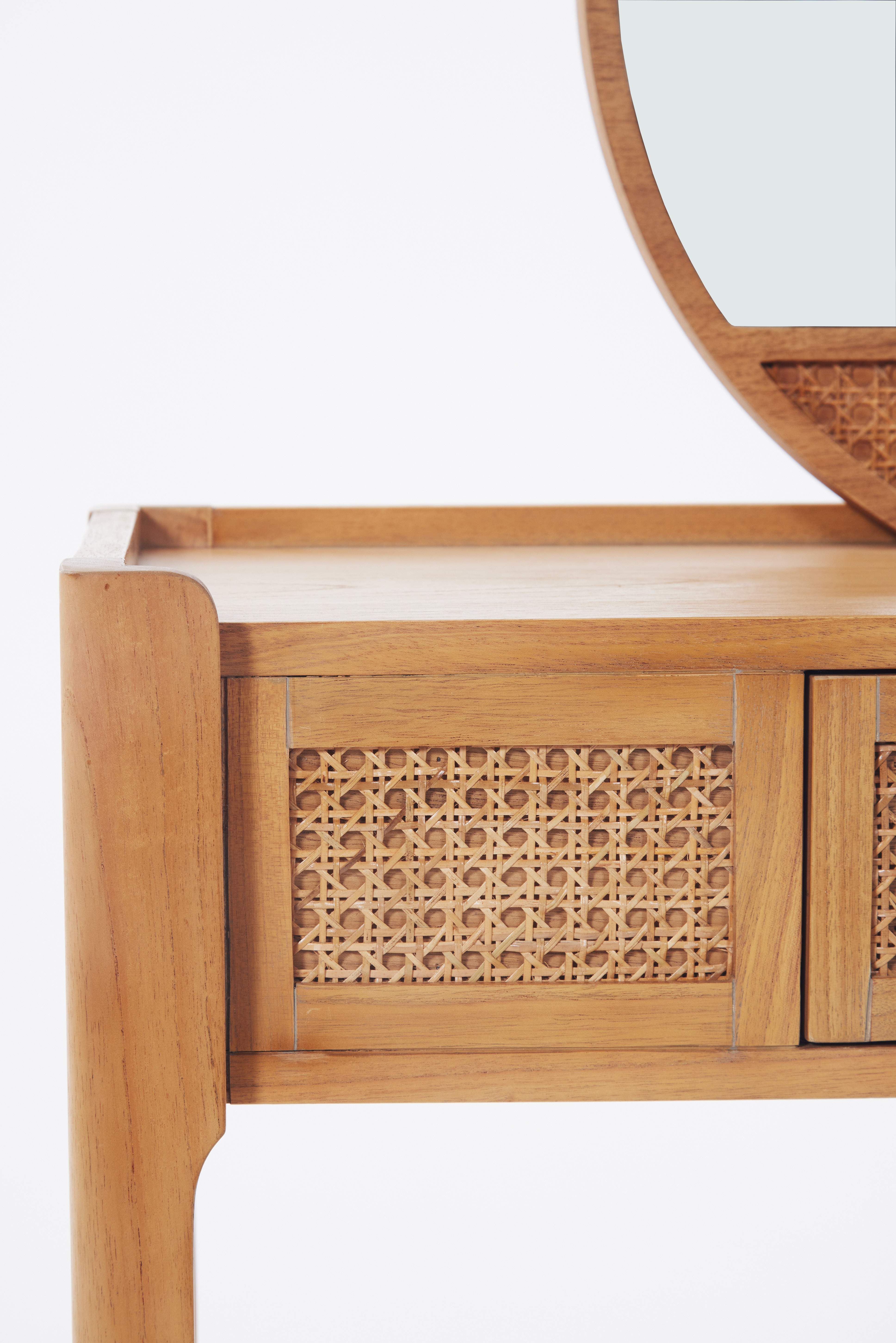Kawali Bedroom Vanity Set