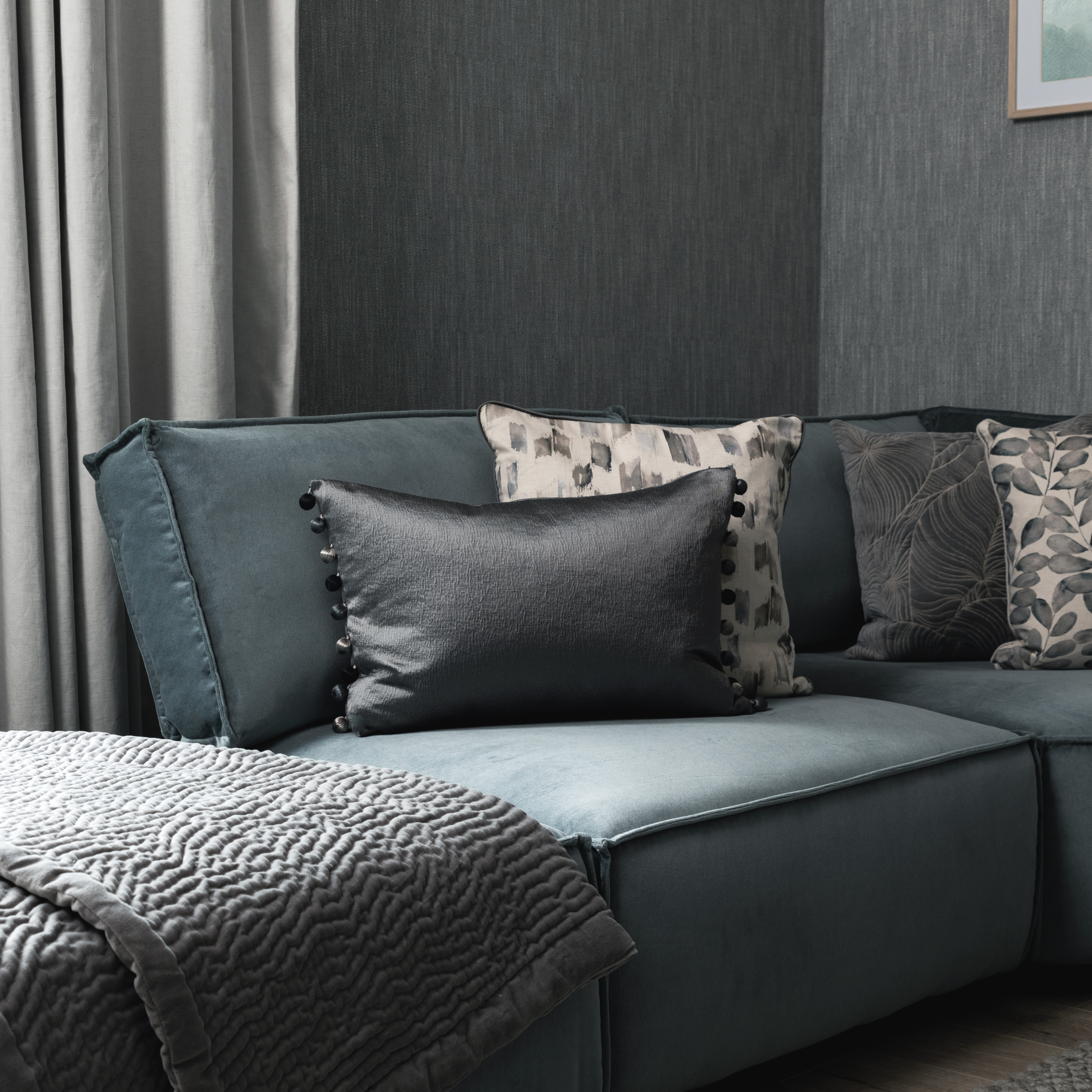 Glaze Iron Cushion