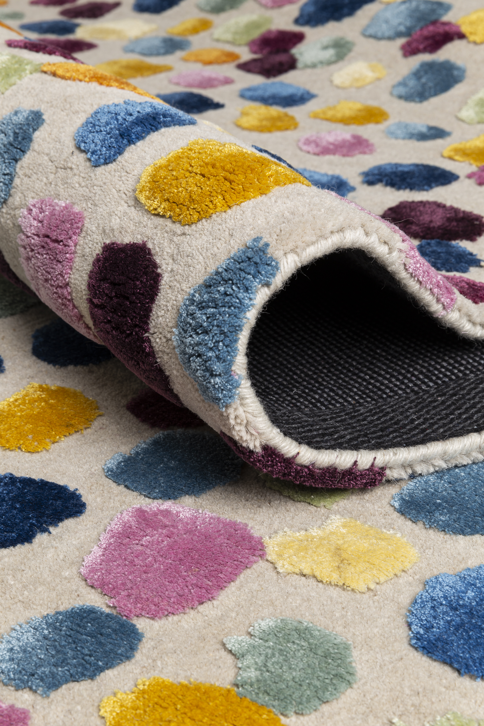 Dotted Rug 246-001-990