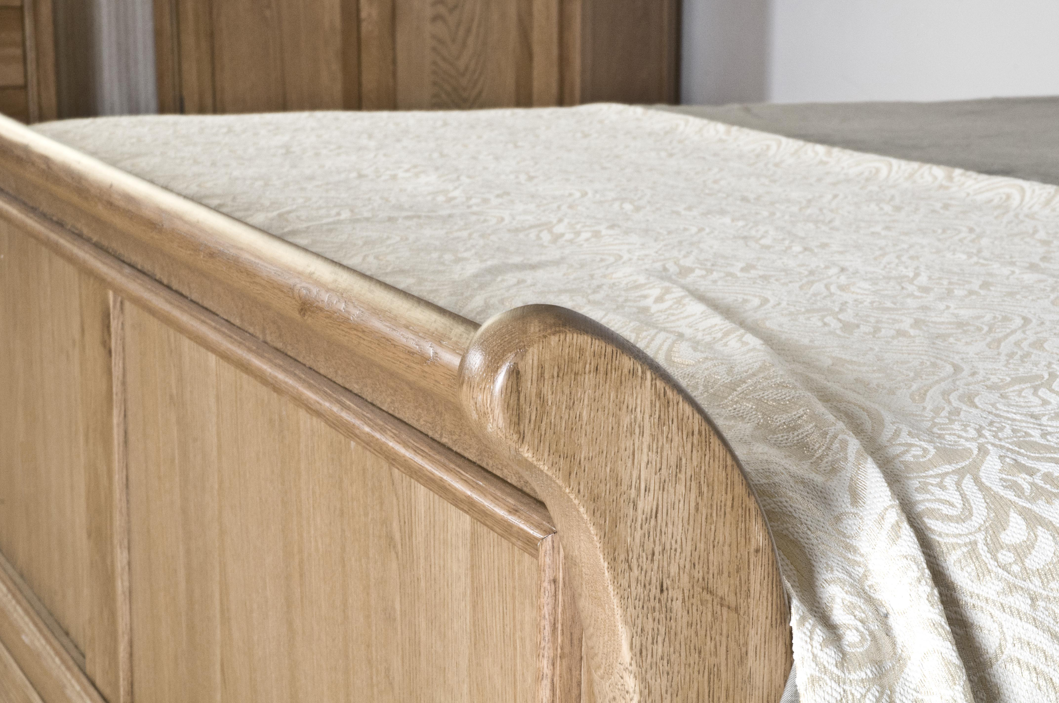 Philipa Sleigh Bed