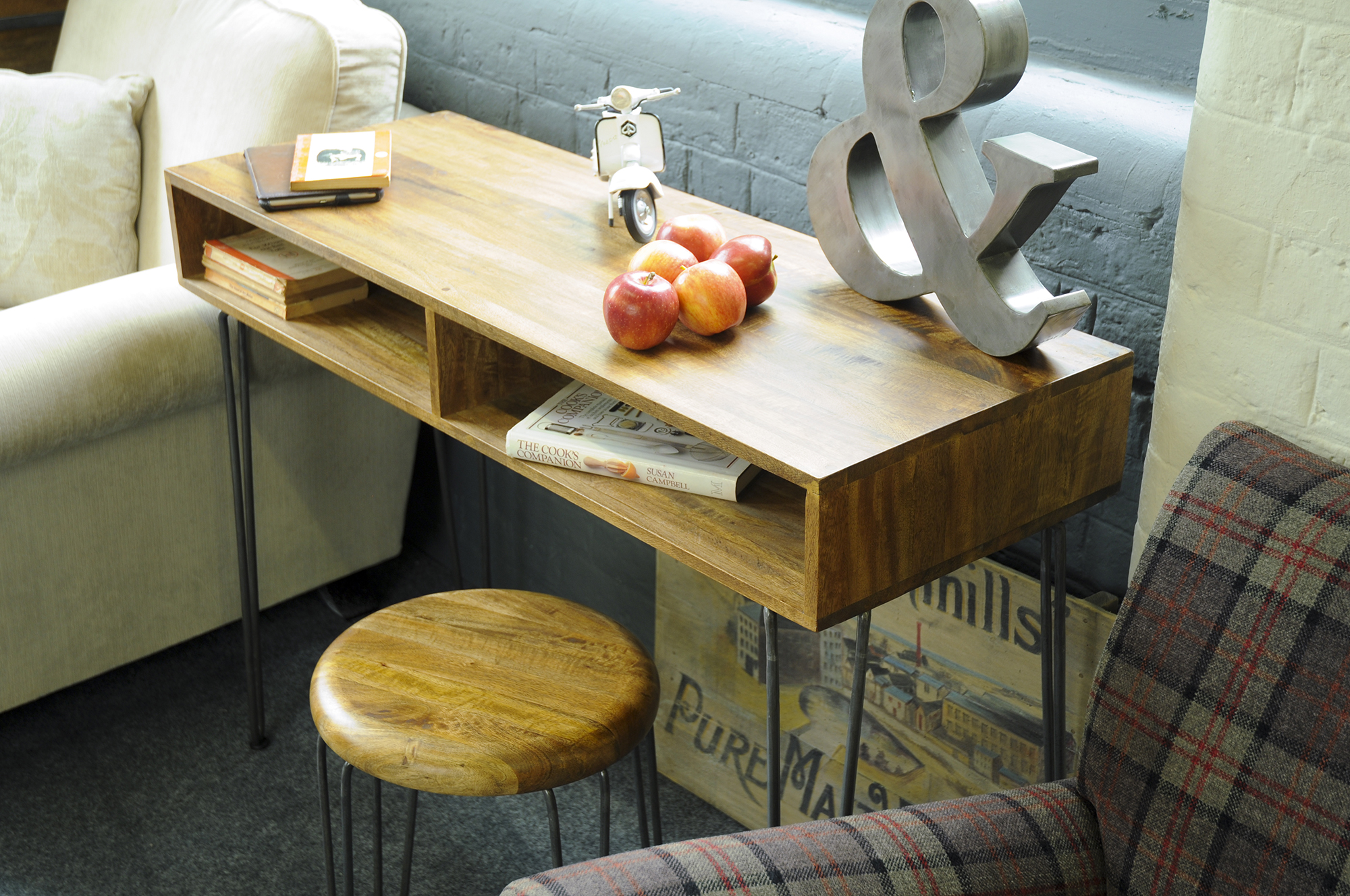 Hairpin Console Table